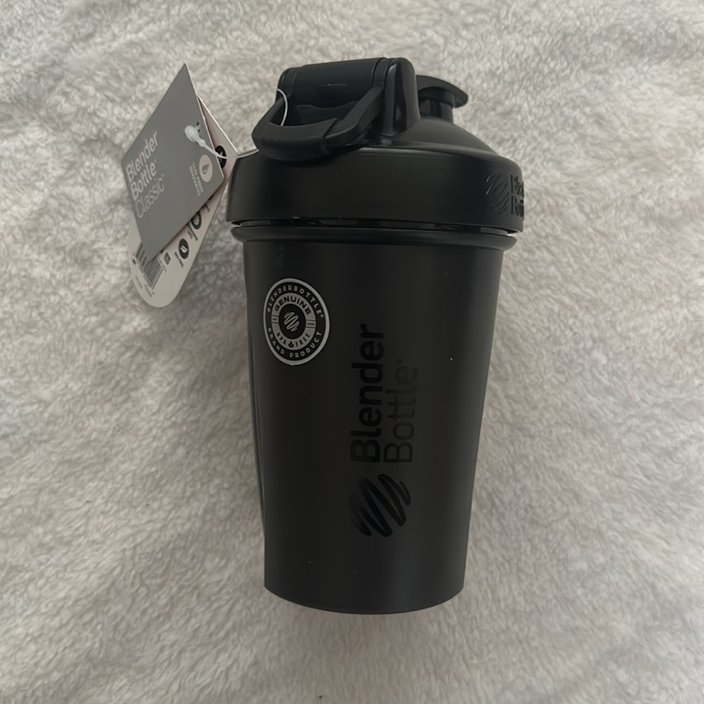 BLENDERBOTTLE Classic Shaker Bottle SIZE 20 OZ Black Fitness Shake Protein Whey - Picture 2 of 2